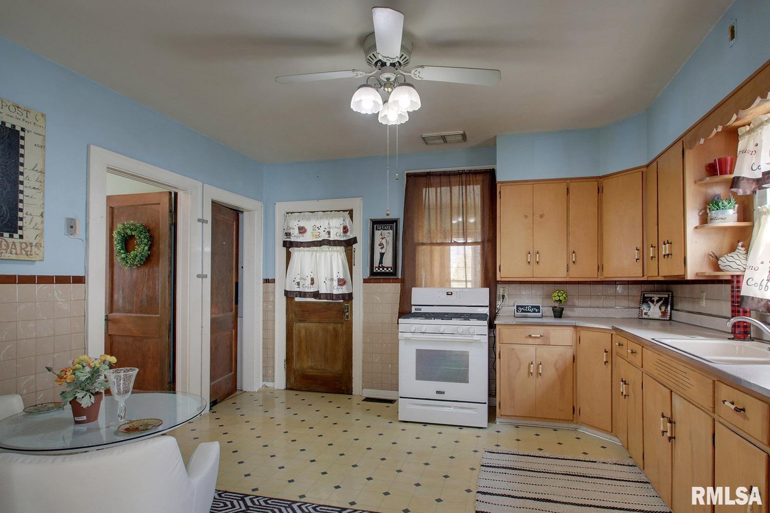 1233 Locust Street Quincy, IL 62301 - Photo 19 of 23 Gallery Image 19