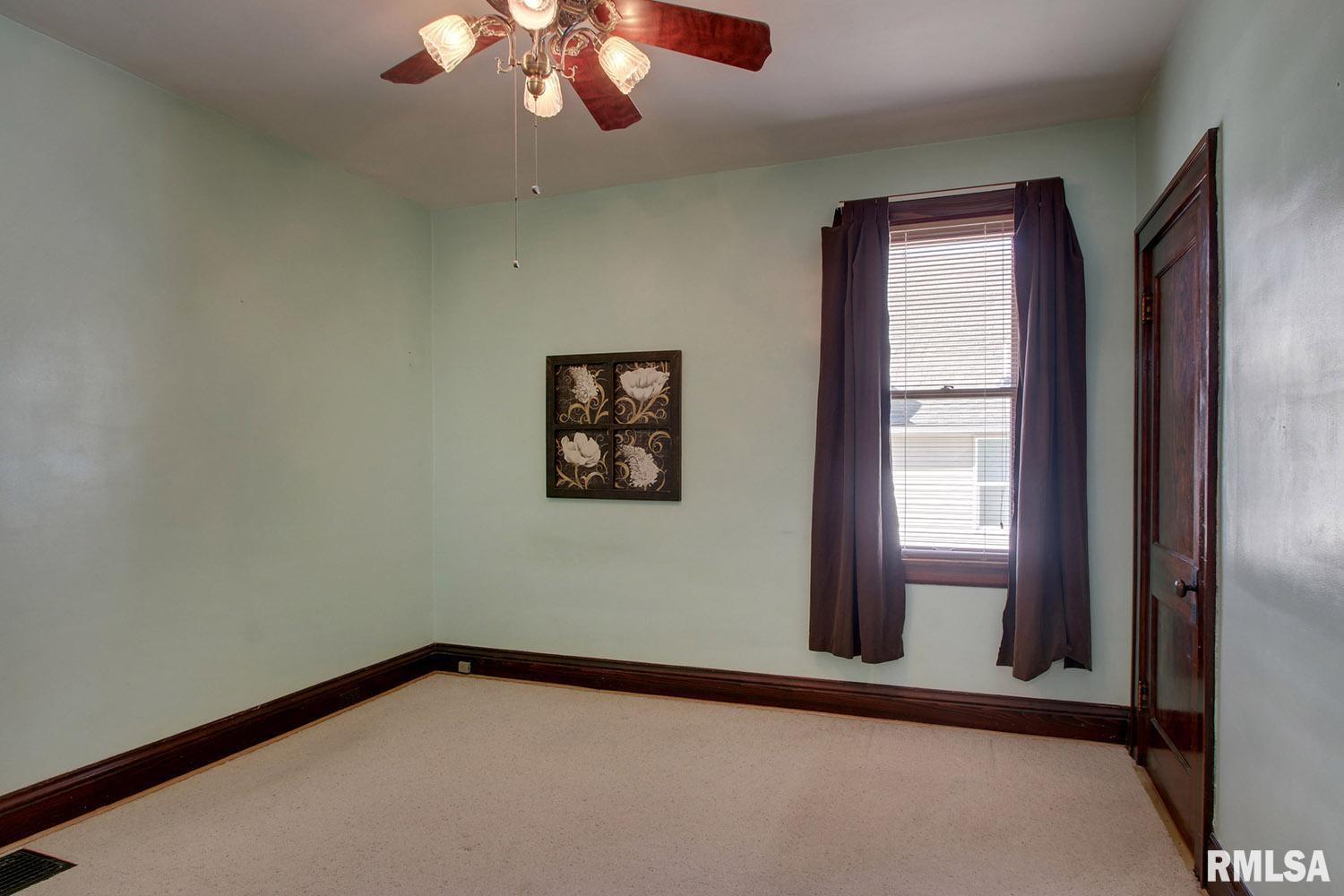 1233 Locust Street Quincy, IL 62301 - Photo 8 of 23 Gallery Image 8