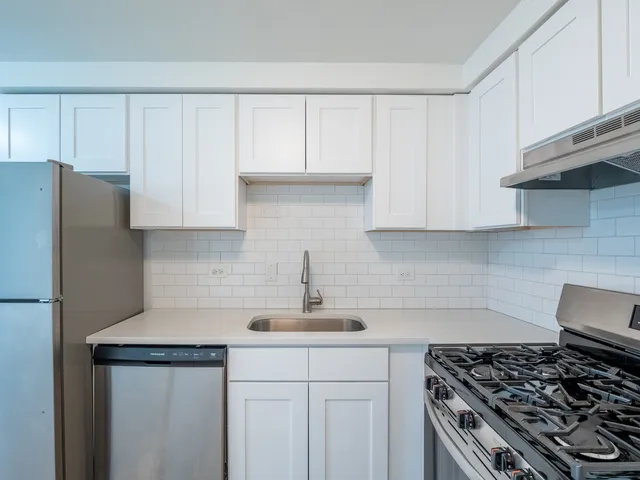 $1,200,000 | 9662 Golf Terrace, Des Plaines, IL 60016