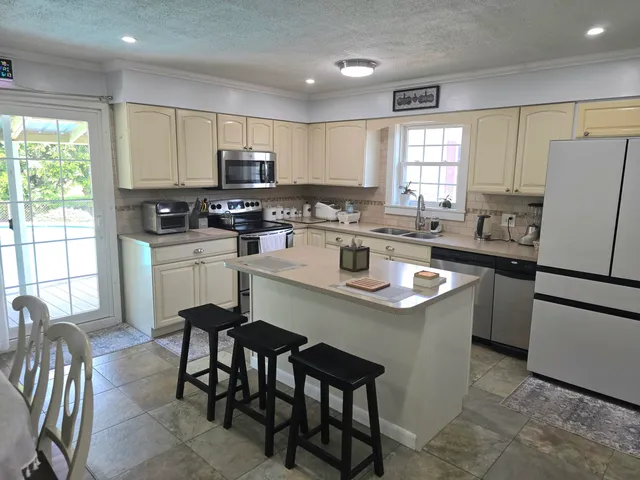 $479,000 | 7 Lorraine Avenue, Lewiston, ME 04240