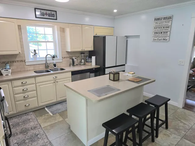 $479,000 | 7 Lorraine Avenue, Lewiston, ME 04240