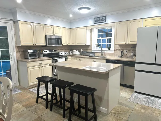 $479,000 | 7 Lorraine Avenue, Lewiston, ME 04240