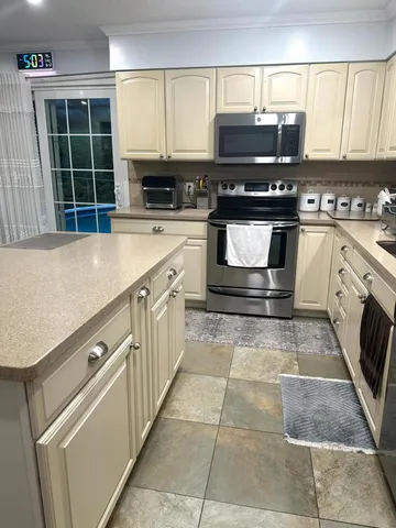 $479,000 | 7 Lorraine Avenue, Lewiston, ME 04240