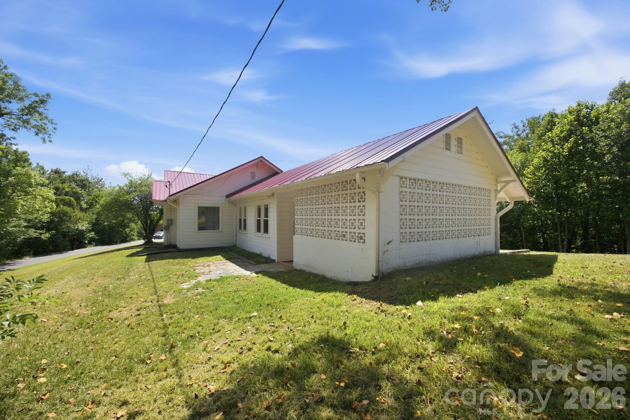 661 Lenoir Road Morganton, NC 28655 - Photo 10 of 48