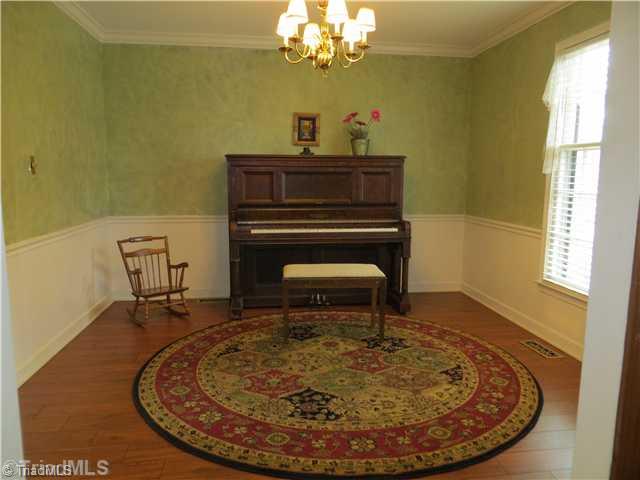 644 Barrocliff Road Clemmons, NC 27012 - Photo 6 of 16 Dining Room.