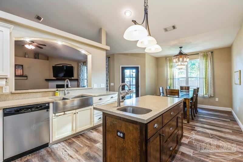 6001 Badger Road Milton, FL 32570 - Photo 7 of 34 Gallery Image 7