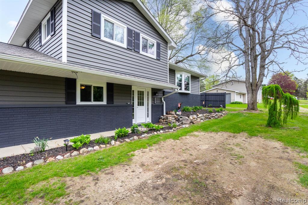 1337 Haines Road Lapeer, MI 48446 - Photo 5 of 41