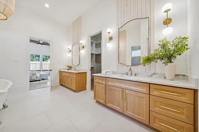 $1,398,000 | 511 Graceland Street, Houston, TX 77009