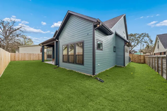 $1,398,000 | 511 Graceland Street, Houston, TX 77009