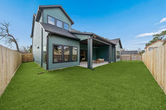 $1,398,000 | 511 Graceland Street, Houston, TX 77009