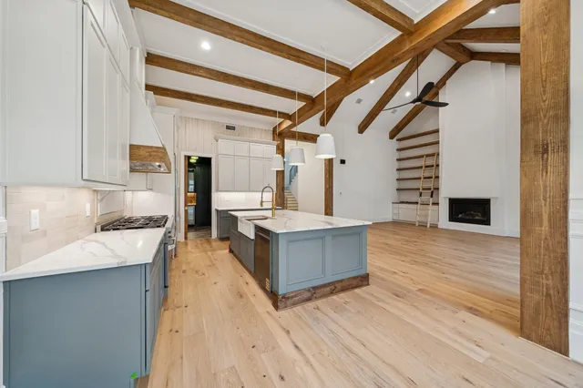 $1,398,000 | 511 Graceland Street, Houston, TX 77009