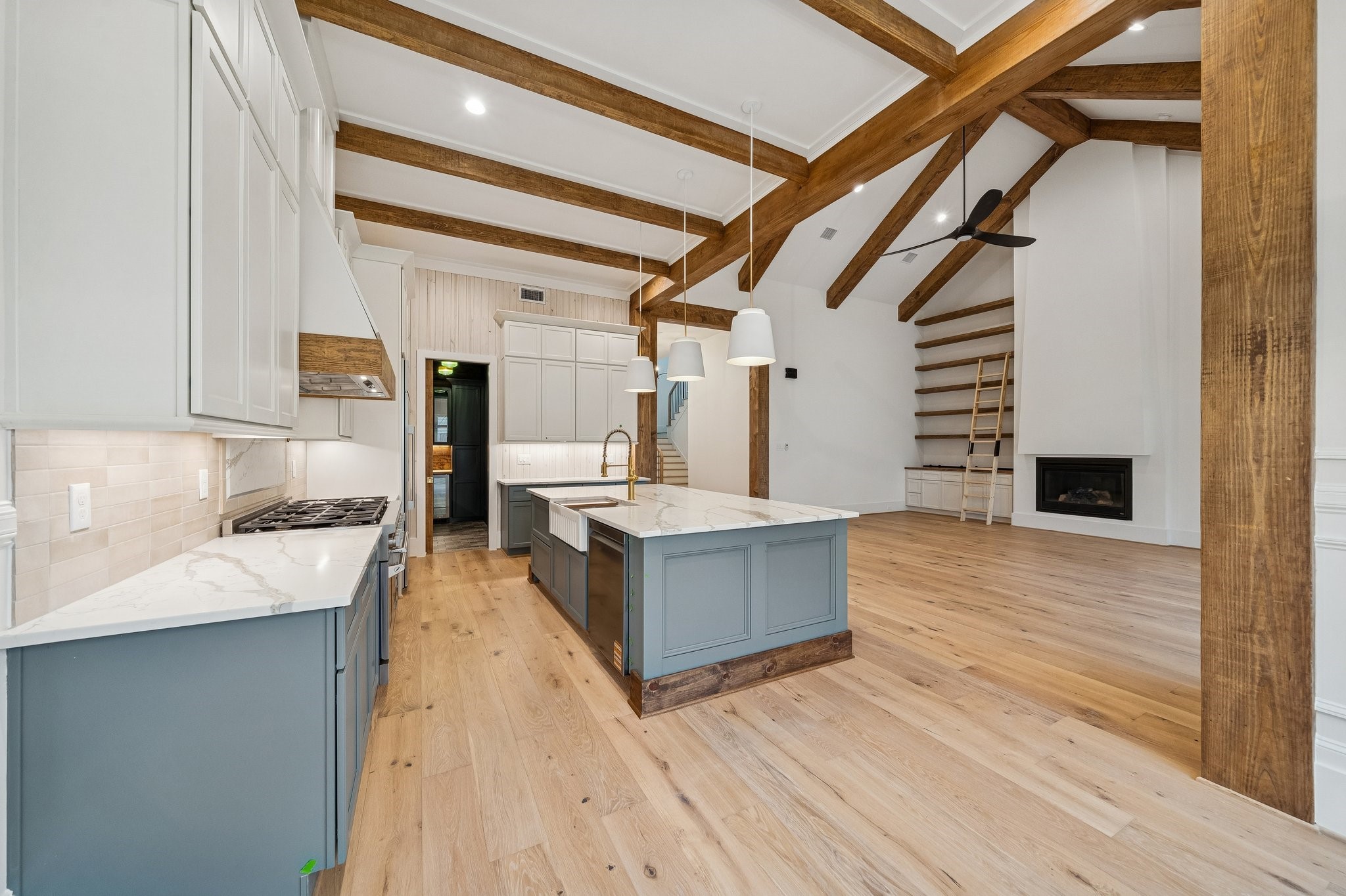 511 Graceland Street Houston, TX 77009 - Photo 5 of 10 View from the dining room