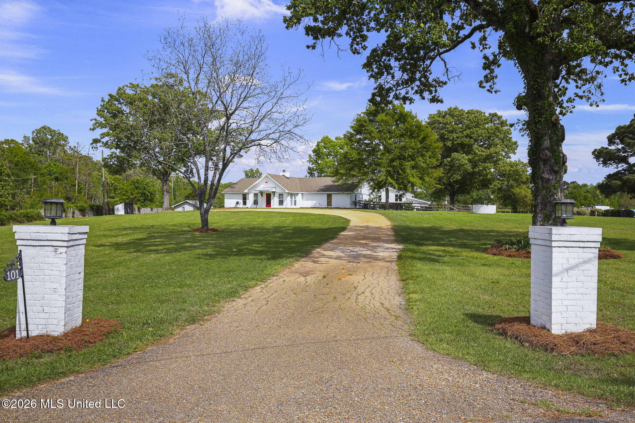 101 Lakeview Road Brandon, MS 39047 - Photo 2 of 145 2-web-or-mls-101 Lakeview-2