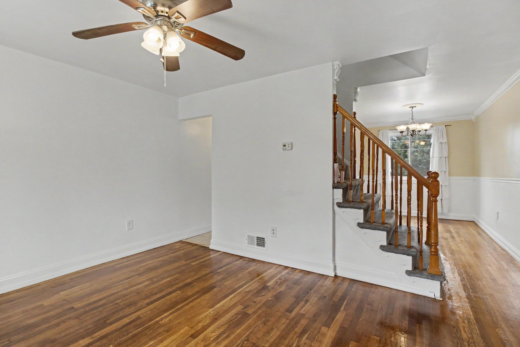 8218 Kavanagh Road Dundalk, MD 21222 - Photo 5 of 39 Livingroom