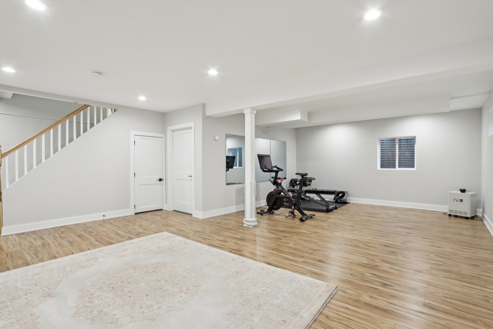 2542 Woodlawn Road Northbrook, IL 60062 - Photo 25 of 38 a view of a livingroom with furniture and a window