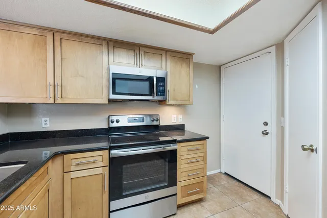 $1,695 | 8614 North 67th Drive, Peoria, AZ 85345