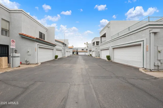 $1,695 | 8614 North 67th Drive, Peoria, AZ 85345