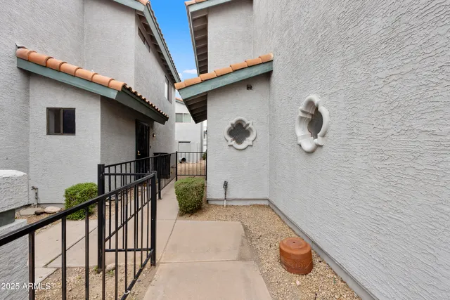 $1,695 | 8614 North 67th Drive, Peoria, AZ 85345