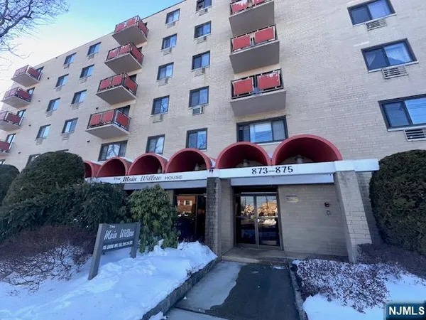 $1,950 | 873 Main Street, Unit 2C, Hackensack, NJ 07601