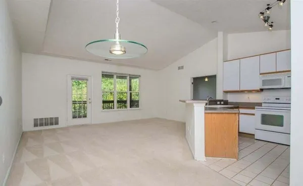 $2,000 | 1430 Fox Pointe Circle, Unit 43, Ann Arbor, MI 48108