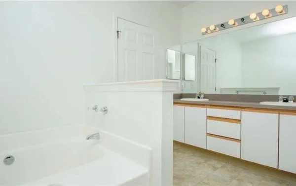 $2,000 | 1430 Fox Pointe Circle, Unit 43, Ann Arbor, MI 48108