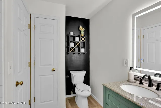 $999,999 | 5775 North Colfax Street, Dalton Gardens, ID 83815