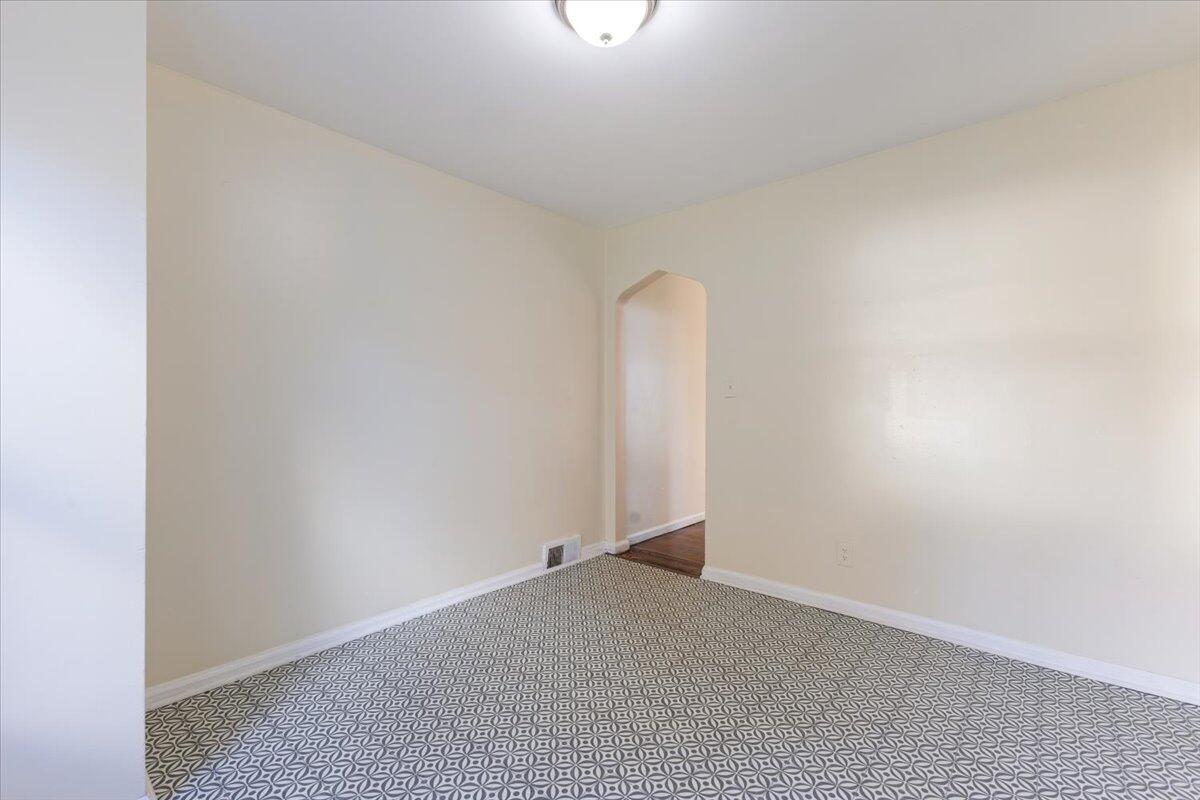 504 Alter Road Detroit, MI 48215 - Photo 5 of 25 02-IMG_4930