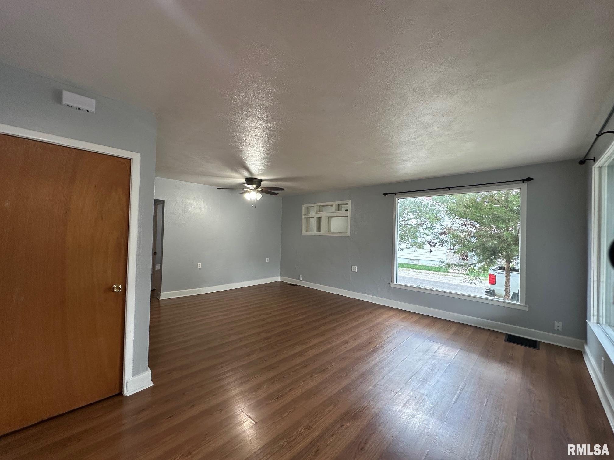 202 North State Street Springfield, IL 62702 - Photo 4 of 15