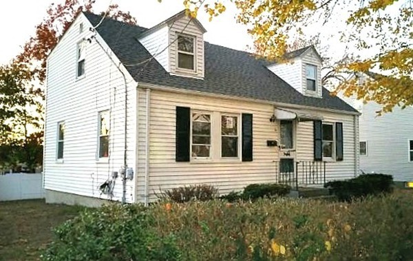 19 Badger Road Boston, MA 02136 - Photo 3 of 15 Gallery Image 3