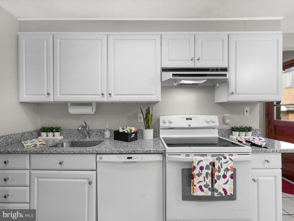 7819 Ridge Road Severn, MD 21144 - Photo 13 of 47 Kitchen
