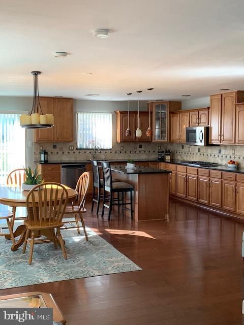 972 Catalpa Road Warminster, PA 18974 - Photo 4 of 24 Gallery Image 4