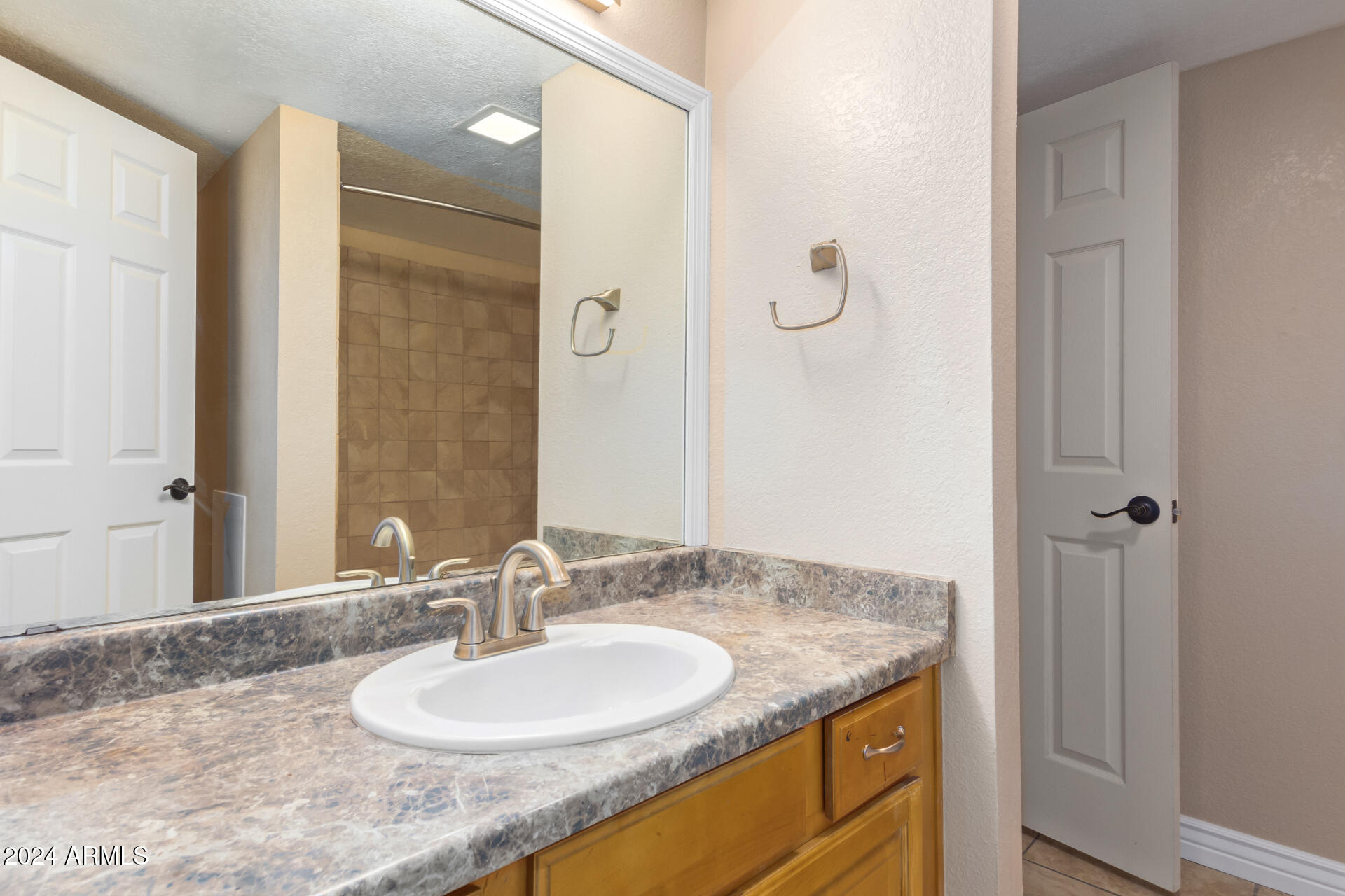 1340 North Recker Road, Unit 140 Mesa, AZ 85205 - Photo 13 of 24 bathroom