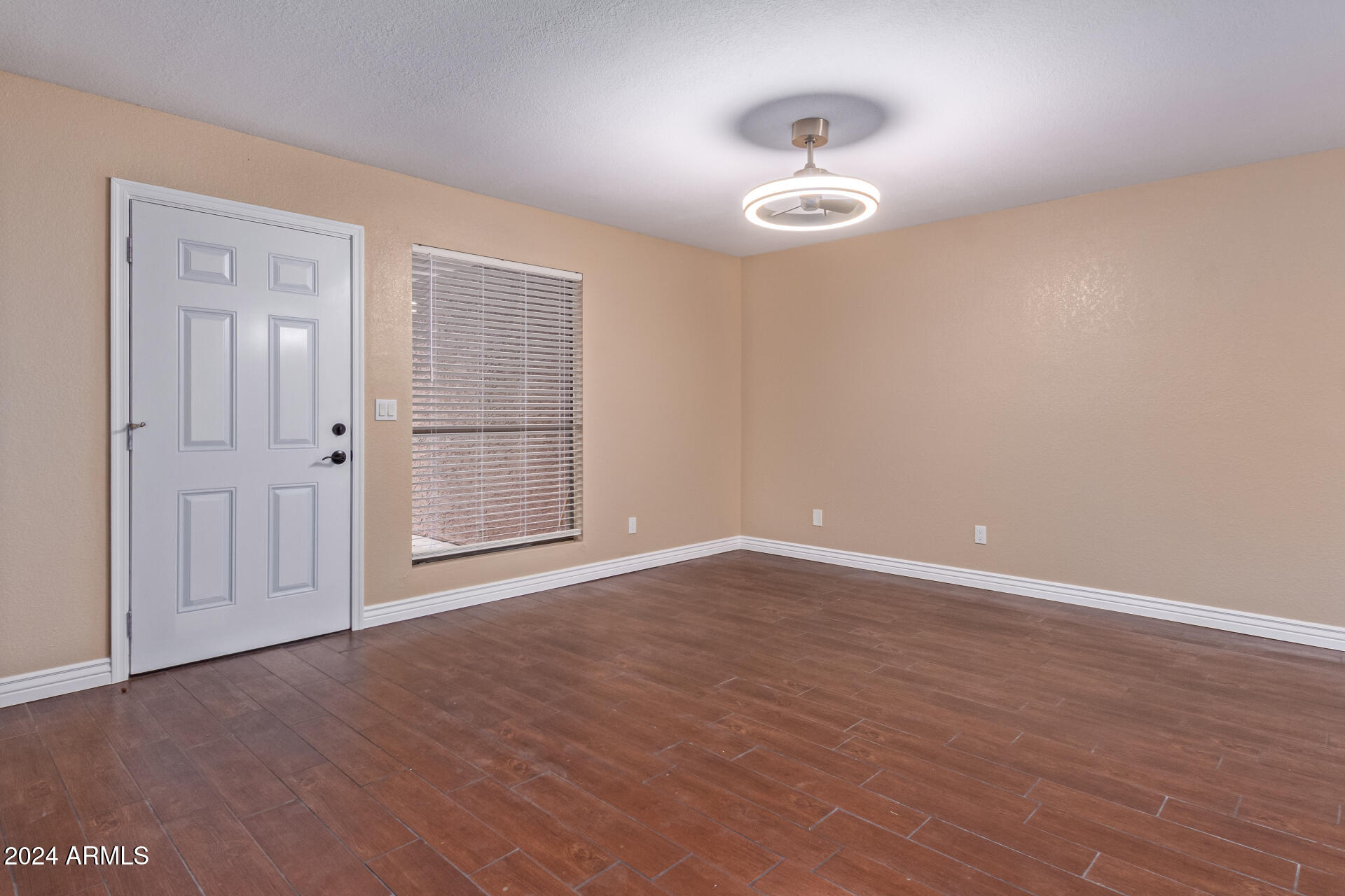 1340 North Recker Road, Unit 140 Mesa, AZ 85205 - Photo 10 of 24 great room 2