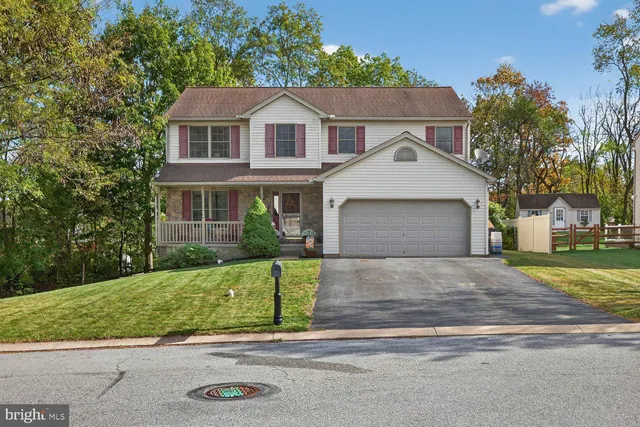 $395,000 | 14 Firefly Drive, Myerstown, PA 17067