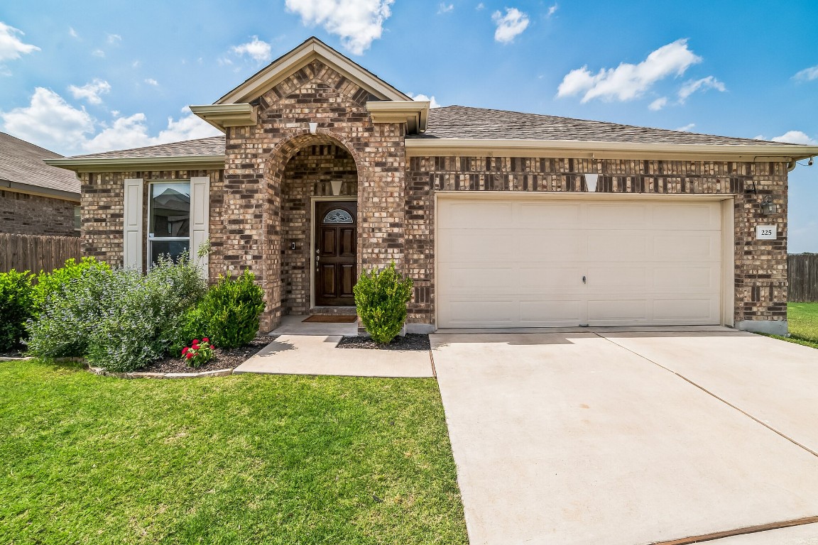 225 Mauldin Street, TX 78628 Compass