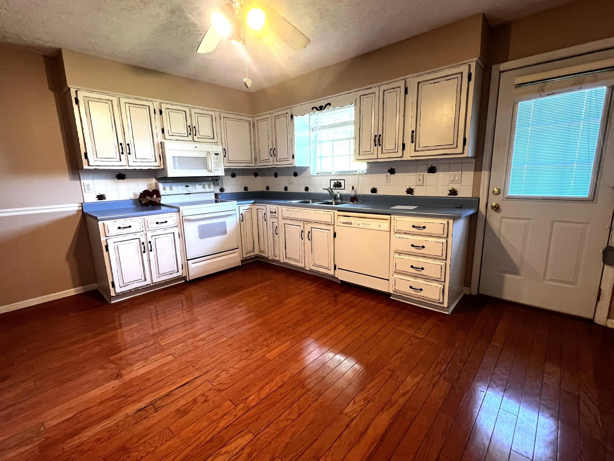 619 West Greenhill Road Ashland, KY 41102 - Photo 7 of 42