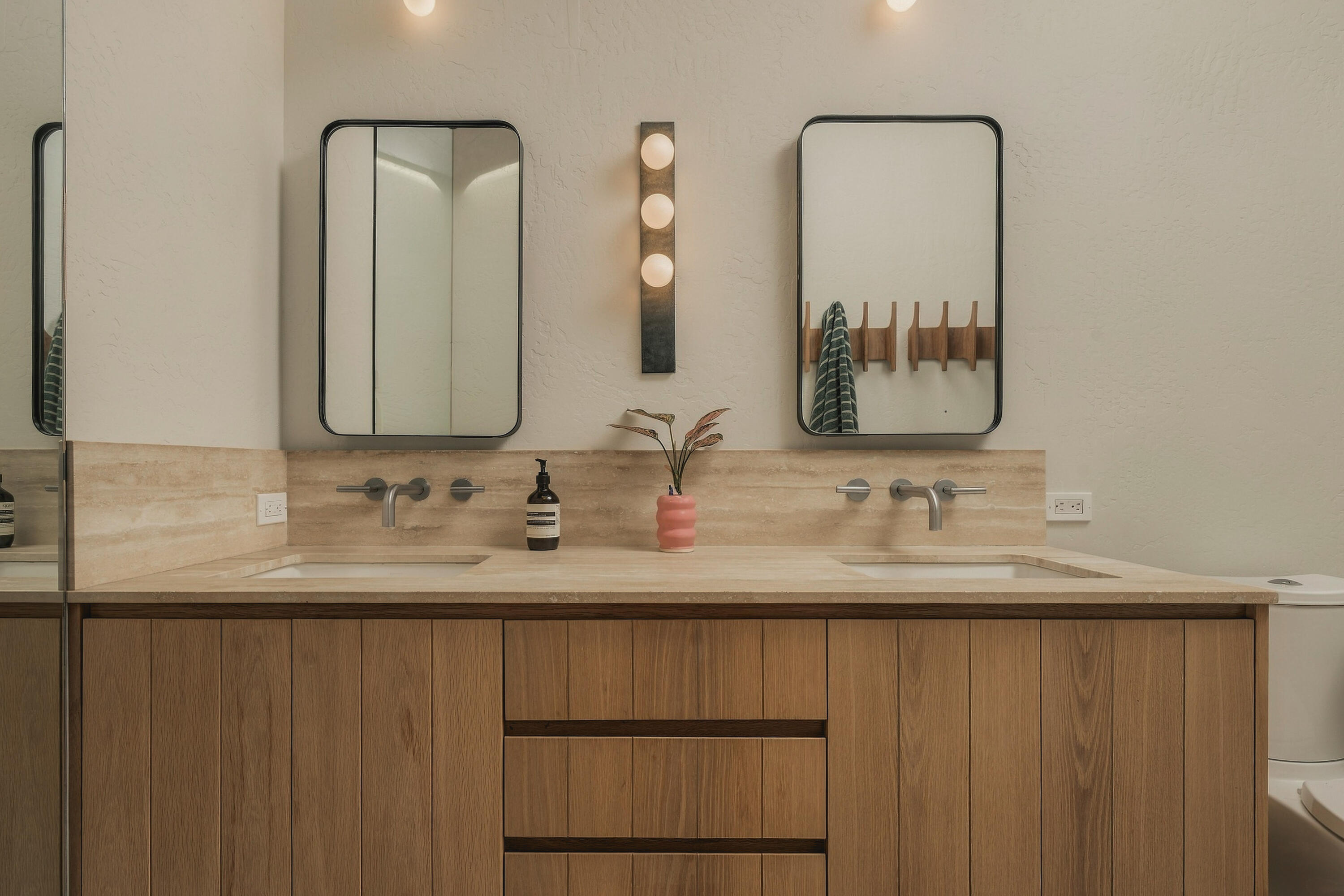 75 Conejo Road Santa Barbara, CA 93103 - Photo 13 of 25 Primary Bathroom
