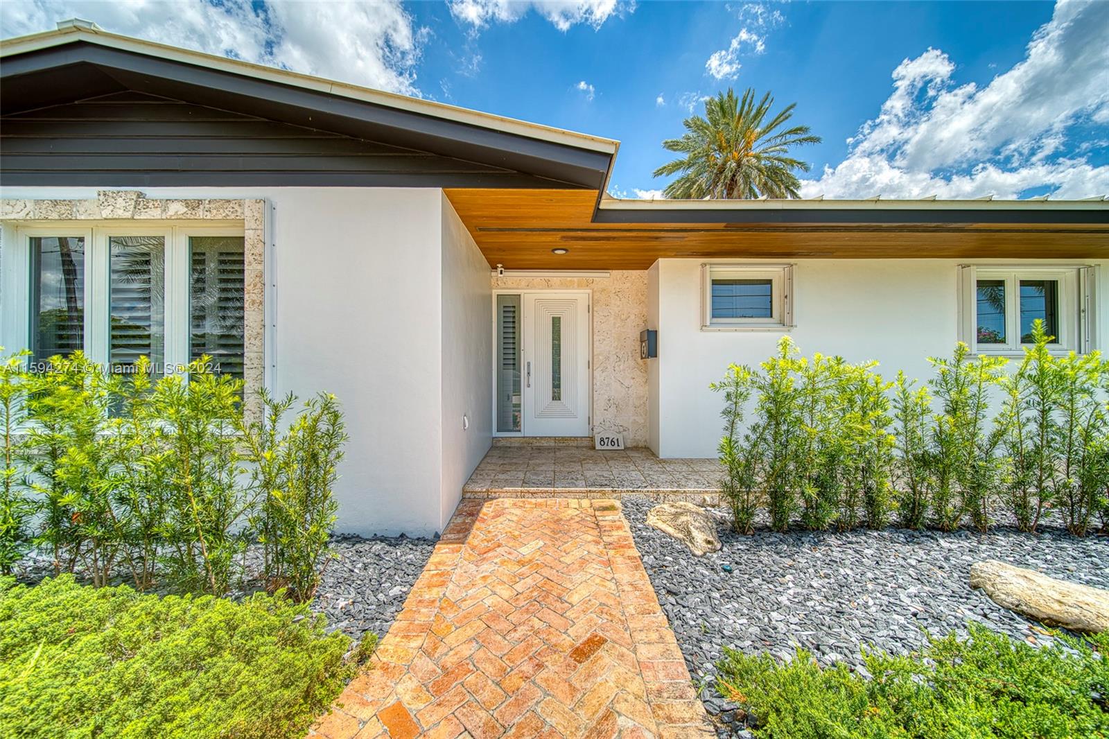 8761 Southwest 85th Street Miami, FL 33173 - Photo 4 of 52 Gallery Image 4