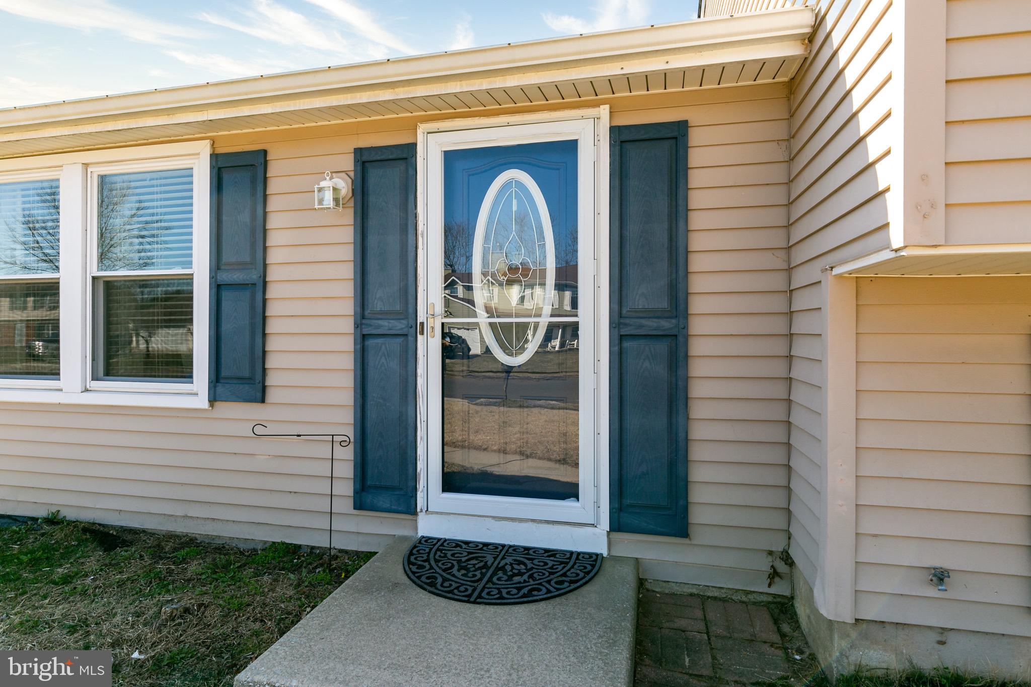 15 Uranus Road Sewell, NJ 08080 - Photo 3 of 28