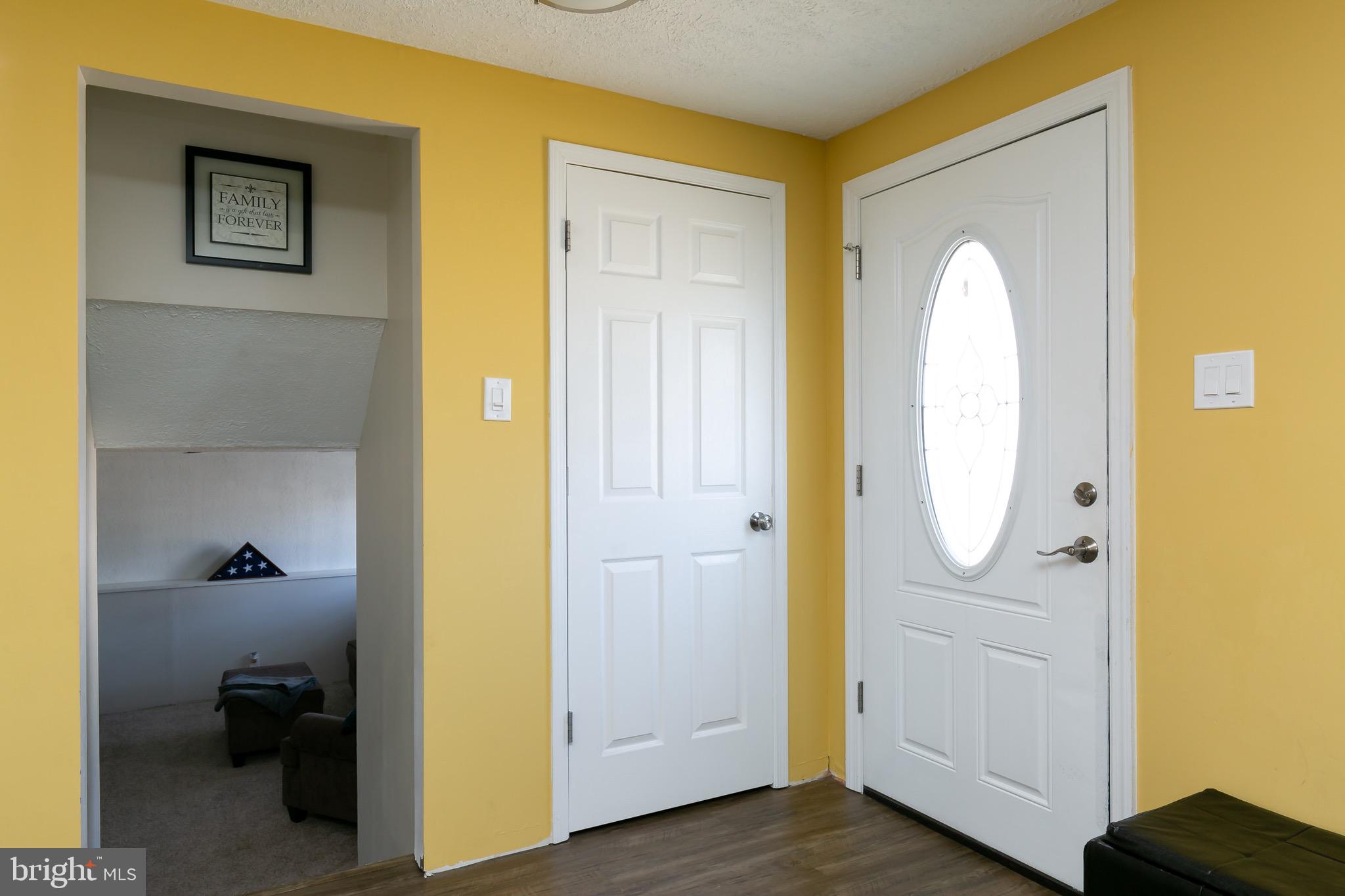 15 Uranus Road Sewell, NJ 08080 - Photo 4 of 28