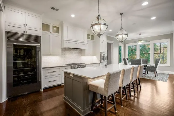 $2,500,000 | 8637 Overhill Road, Leawood, KS 66206