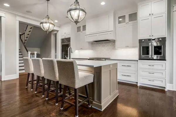 $2,500,000 | 8637 Overhill Road, Leawood, KS 66206