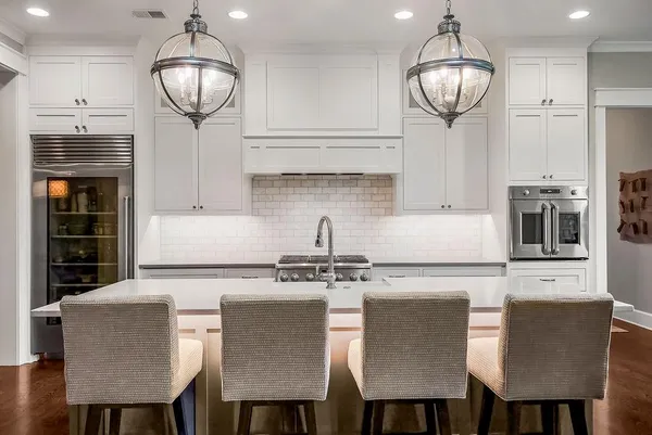 $2,500,000 | 8637 Overhill Road, Leawood, KS 66206