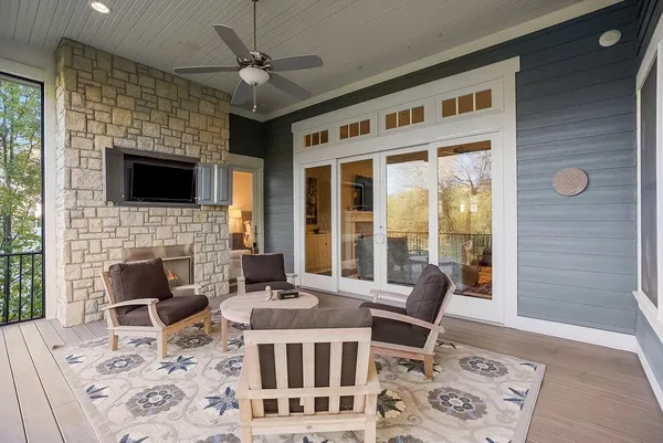 $2,500,000 | 8637 Overhill Road, Leawood, KS 66206