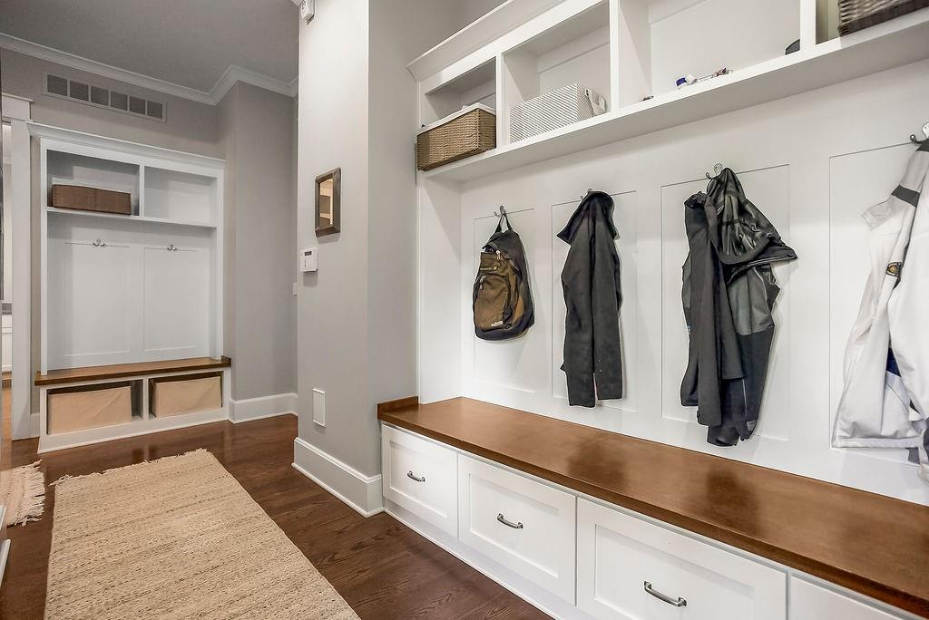 8637 Overhill Road Leawood, KS 66206 - Photo 23 of 71