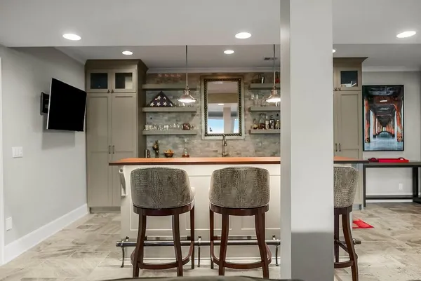 $2,500,000 | 8637 Overhill Road, Leawood, KS 66206