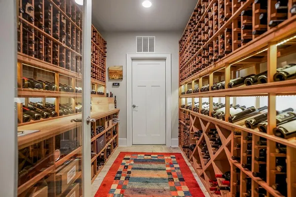 $2,500,000 | 8637 Overhill Road, Leawood, KS 66206