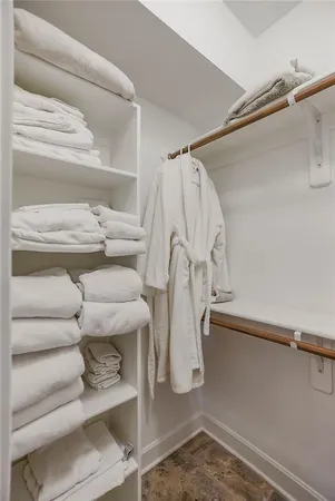 $2,500,000 | 8637 Overhill Road, Leawood, KS 66206