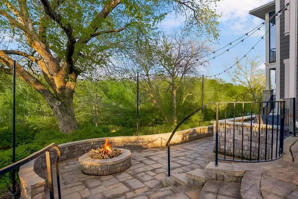 $2,500,000 | 8637 Overhill Road, Leawood, KS 66206