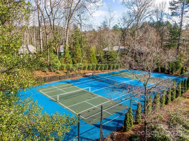 a view of an outdoor space